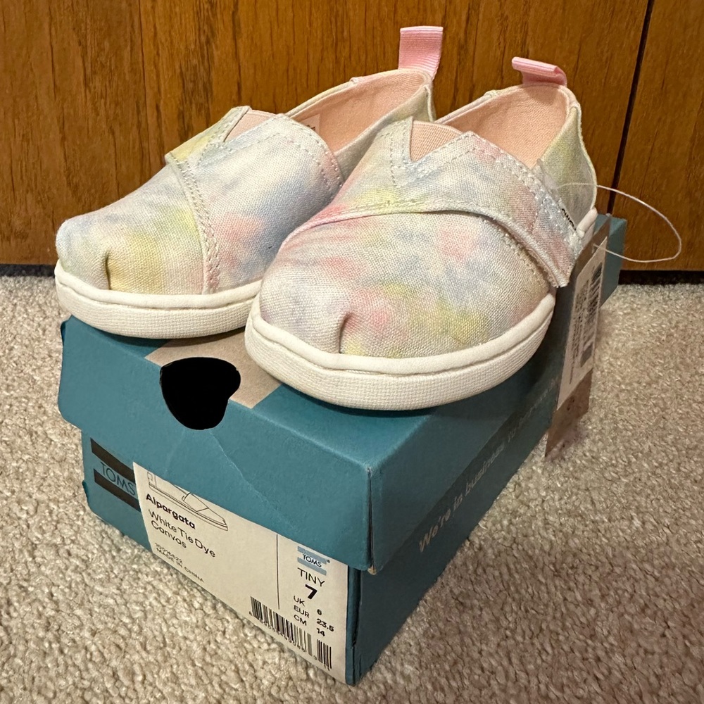 NWT Size 7 Toddler Tie Dye Toms